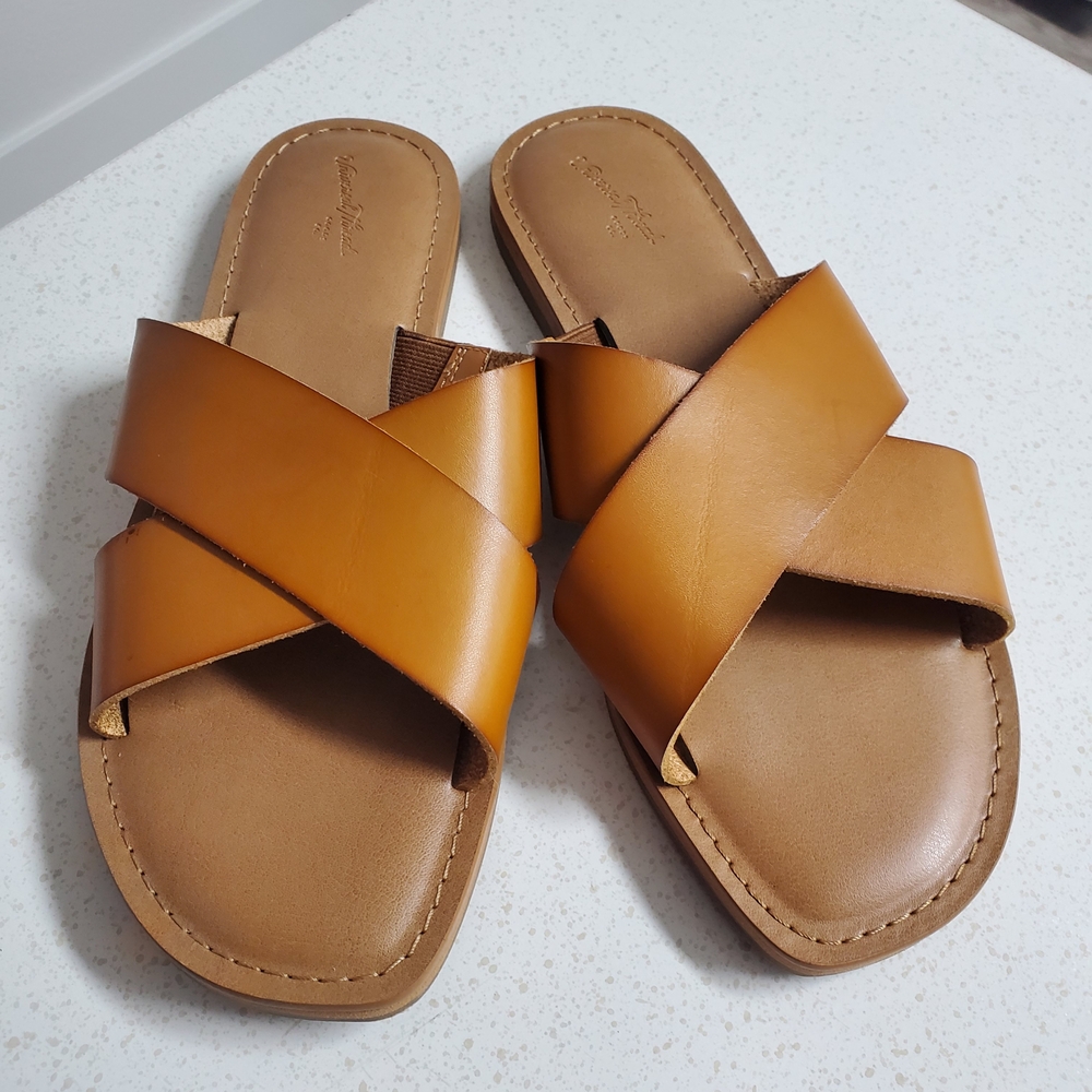 Universal Thread Tan Leather Slides